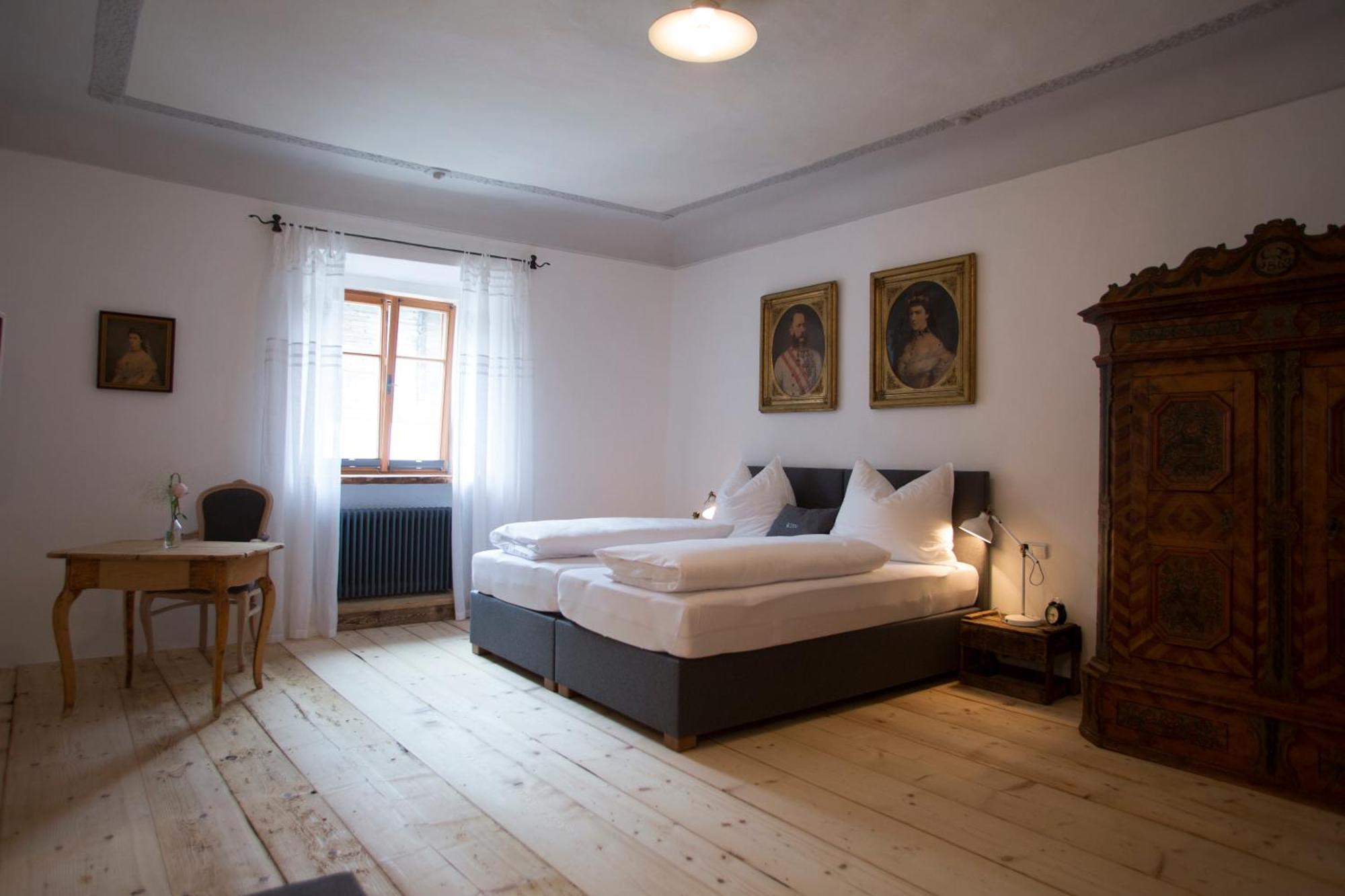 Hotel & Gourmetwirtshaus Kirchenwirt Seit 1326 Леоганг Экстерьер фото